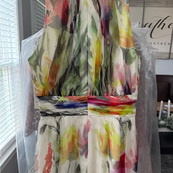 Badgley Mischka White Floral Maxi Dress